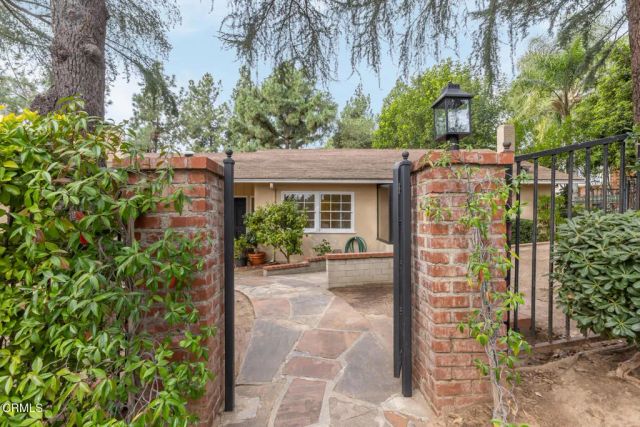 5209 Alta Canyada Road, La Canada Flintridge, CA 91011