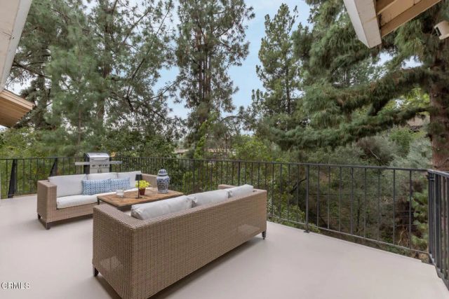 5209 Alta Canyada Road, La Canada Flintridge, CA 91011