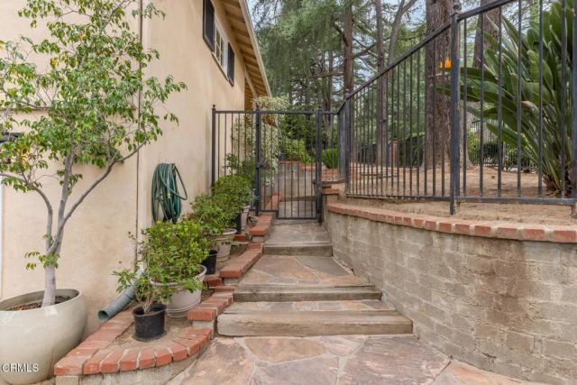 5209 Alta Canyada Road, La Canada Flintridge, CA 91011