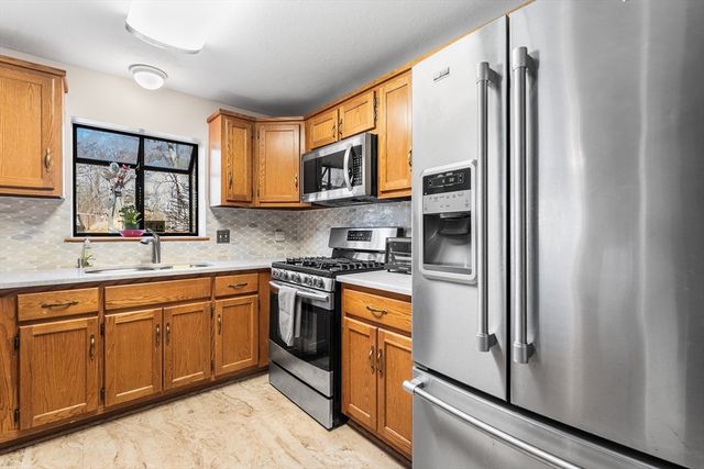 61 Clement Ct 61, Haverhill, MA 01832