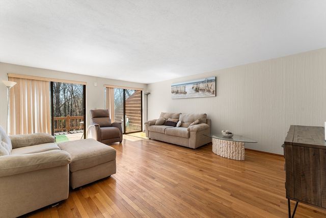 61 Clement Ct 61, Haverhill, MA 01832