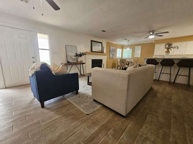 211 Hickory Lane, Weatherford, TX 76086