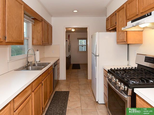 542 S 87 Circle, Omaha, NE 68114