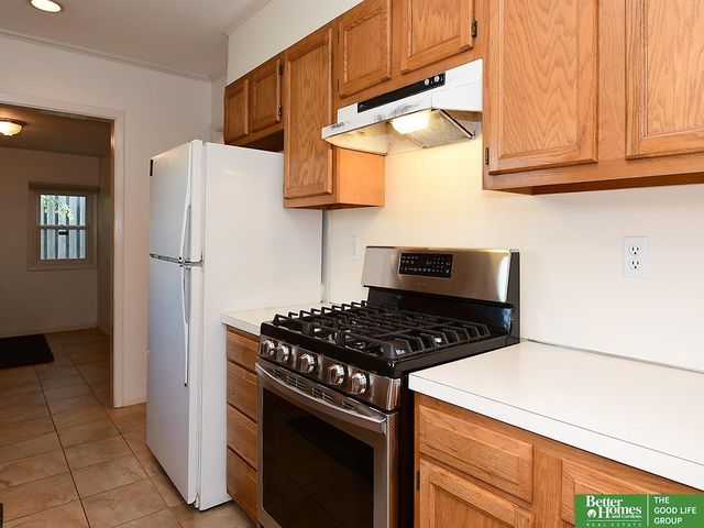 542 S 87 Circle, Omaha, NE 68114