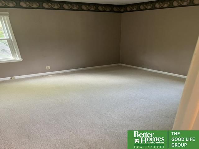 542 S 87 Circle, Omaha, NE 68114