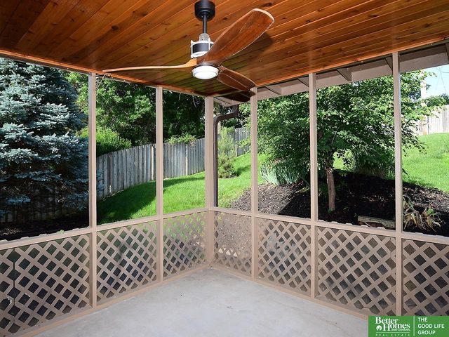 542 S 87 Circle, Omaha, NE 68114