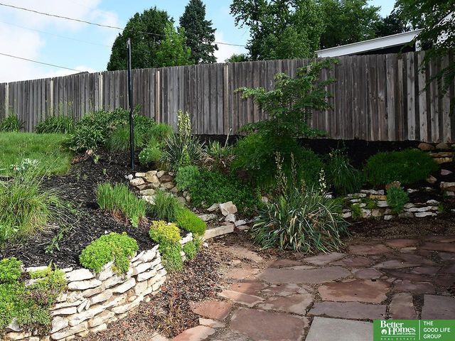 542 S 87 Circle, Omaha, NE 68114