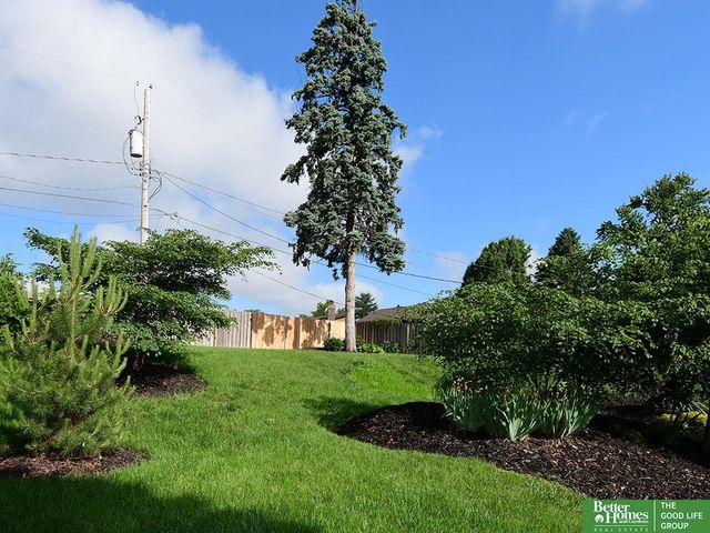 542 S 87 Circle, Omaha, NE 68114