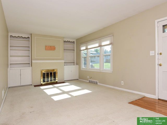 542 S 87 Circle, Omaha, NE 68114