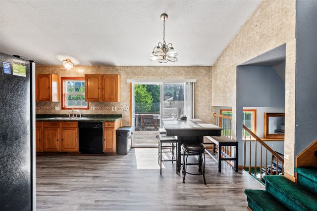 2507 Eagle Point Court, Des Moines, IA 50320