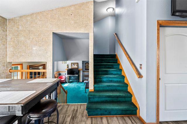 2507 Eagle Point Court, Des Moines, IA 50320