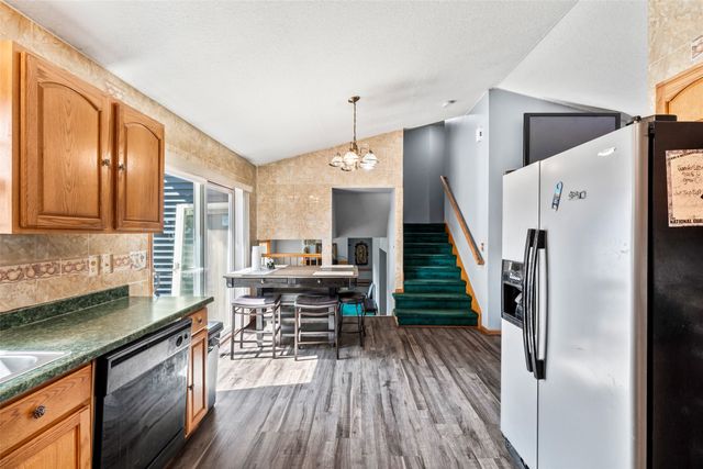 2507 Eagle Point Court, Des Moines, IA 50320