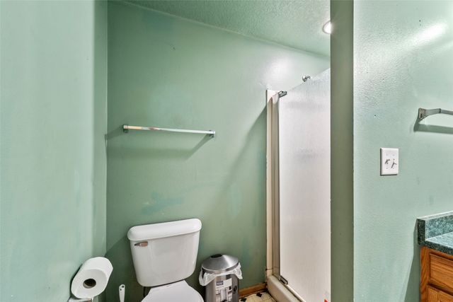 2507 Eagle Point Court, Des Moines, IA 50320