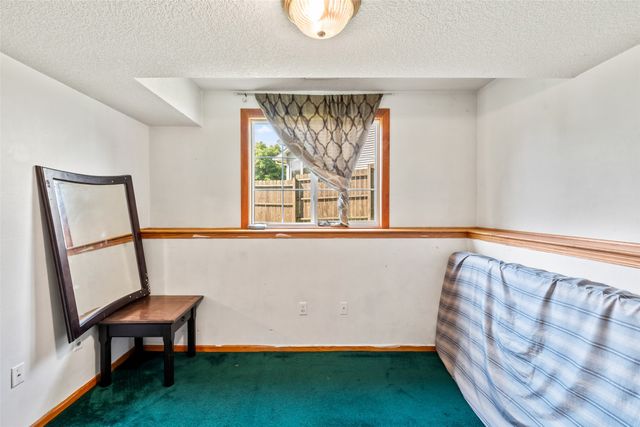2507 Eagle Point Court, Des Moines, IA 50320