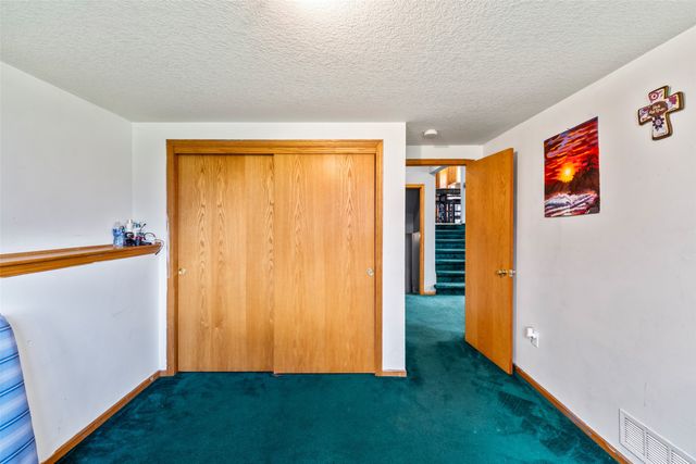 2507 Eagle Point Court, Des Moines, IA 50320