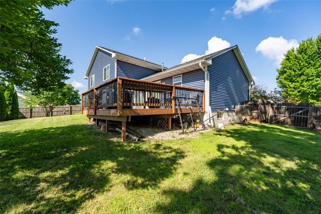 2507 Eagle Point Court, Des Moines, IA 50320