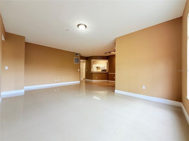 5524 METROWEST BOULEVARD 10-203, Orlando, FL 32811