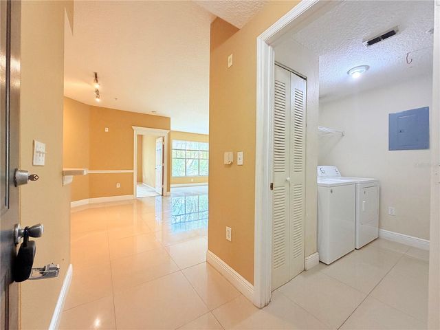 5524 METROWEST BOULEVARD 10-203, Orlando, FL 32811