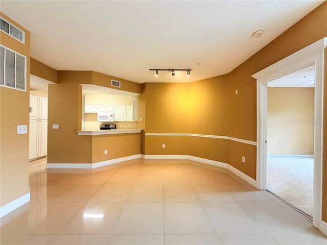 5524 METROWEST BOULEVARD 10-203, Orlando, FL 32811