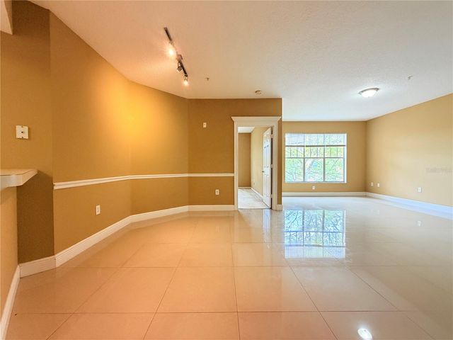 5524 METROWEST BOULEVARD 10-203, Orlando, FL 32811