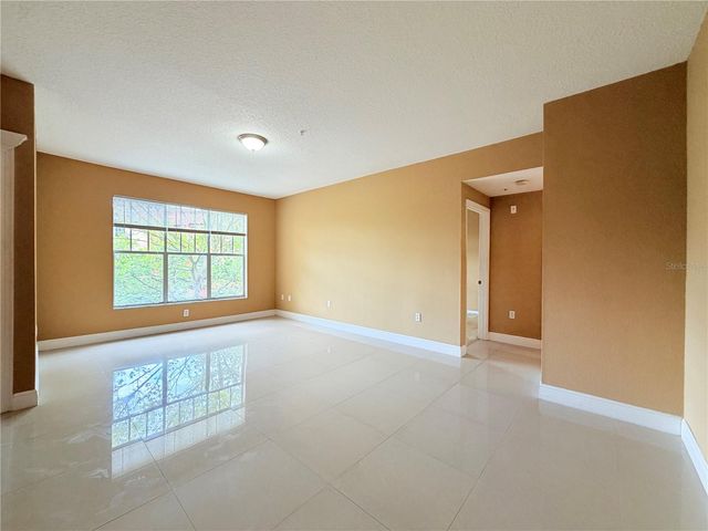 5524 METROWEST BOULEVARD 10-203, Orlando, FL 32811