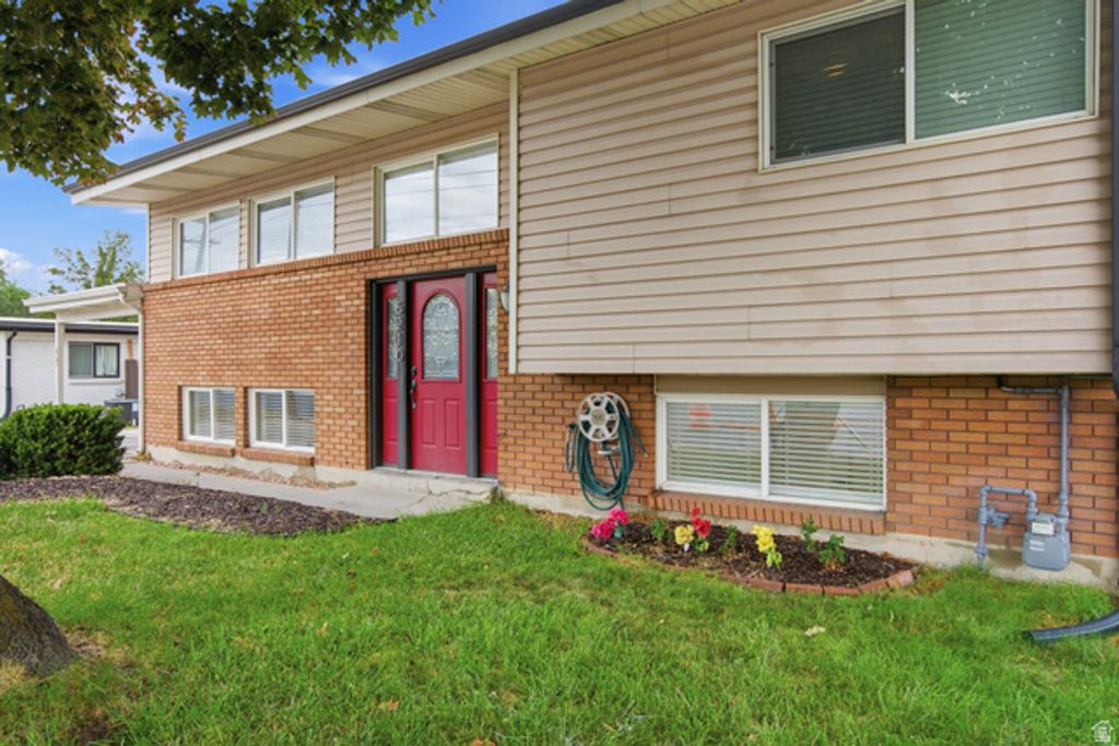 5210 S 900 E, Murray, UT 84117 — photo 2