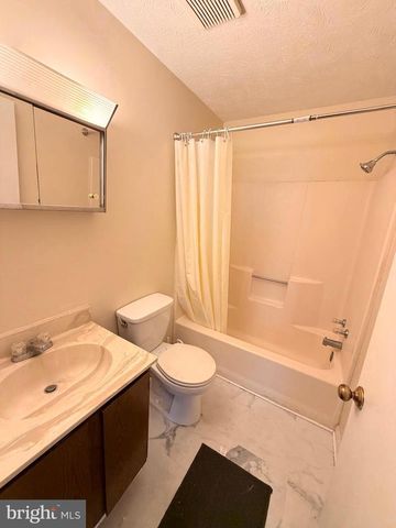 240 NOTTOWAY DR, Stephens City, VA 22655