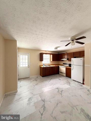 240 NOTTOWAY DR, Stephens City, VA 22655