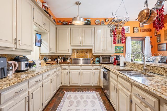 25 Wexford Cir, Hilton Head Island, SC 29928