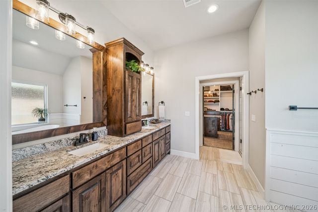 28282 E 112th Street S, Coweta, OK 74429