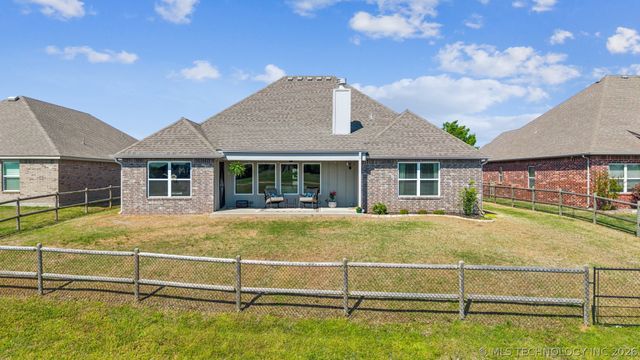 28282 E 112th Street S, Coweta, OK 74429