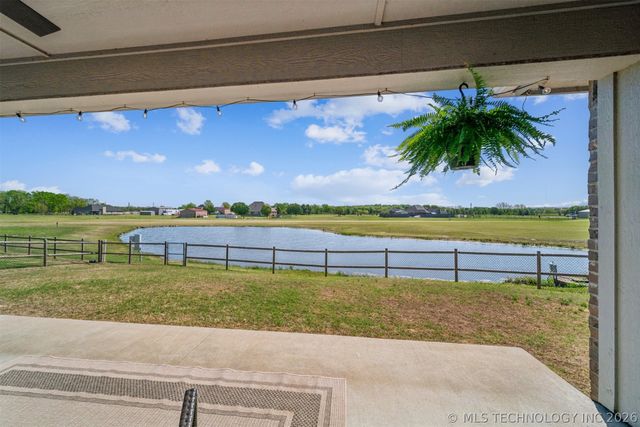 28282 E 112th Street S, Coweta, OK 74429