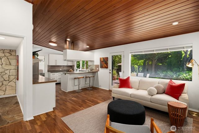 3600 86th Avenue SE, Mercer Island, WA 98040
