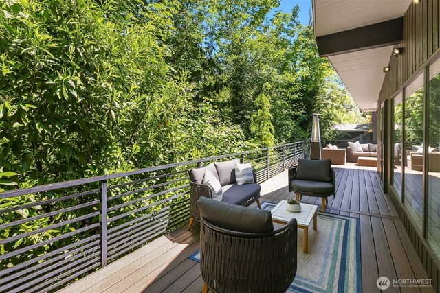 3600 86th Avenue SE, Mercer Island, WA 98040