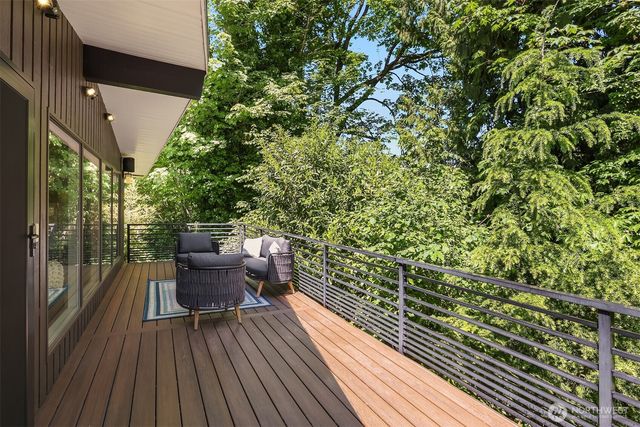 3600 86th Avenue SE, Mercer Island, WA 98040