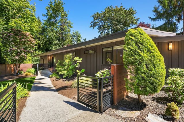 3600 86th Avenue SE, Mercer Island, WA 98040