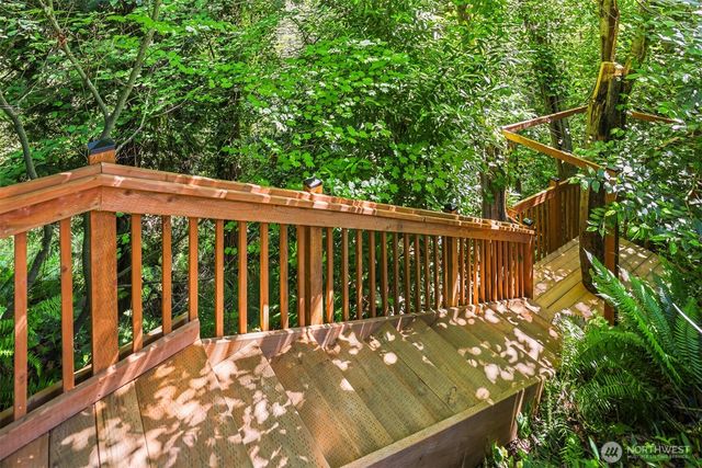 3600 86th Avenue SE, Mercer Island, WA 98040