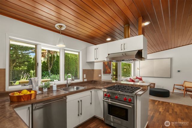 3600 86th Avenue SE, Mercer Island, WA 98040