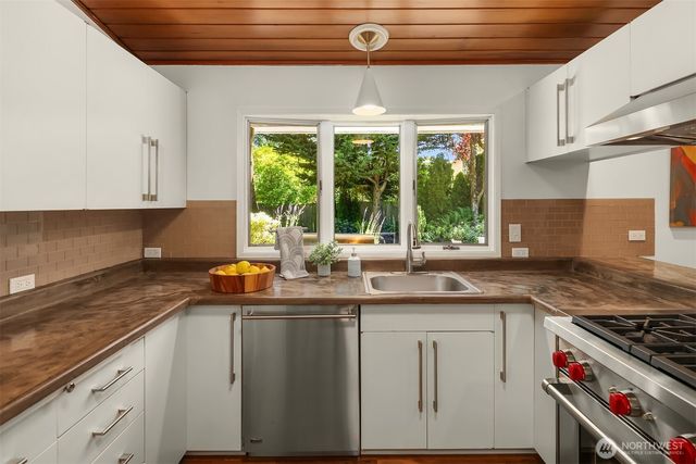 3600 86th Avenue SE, Mercer Island, WA 98040