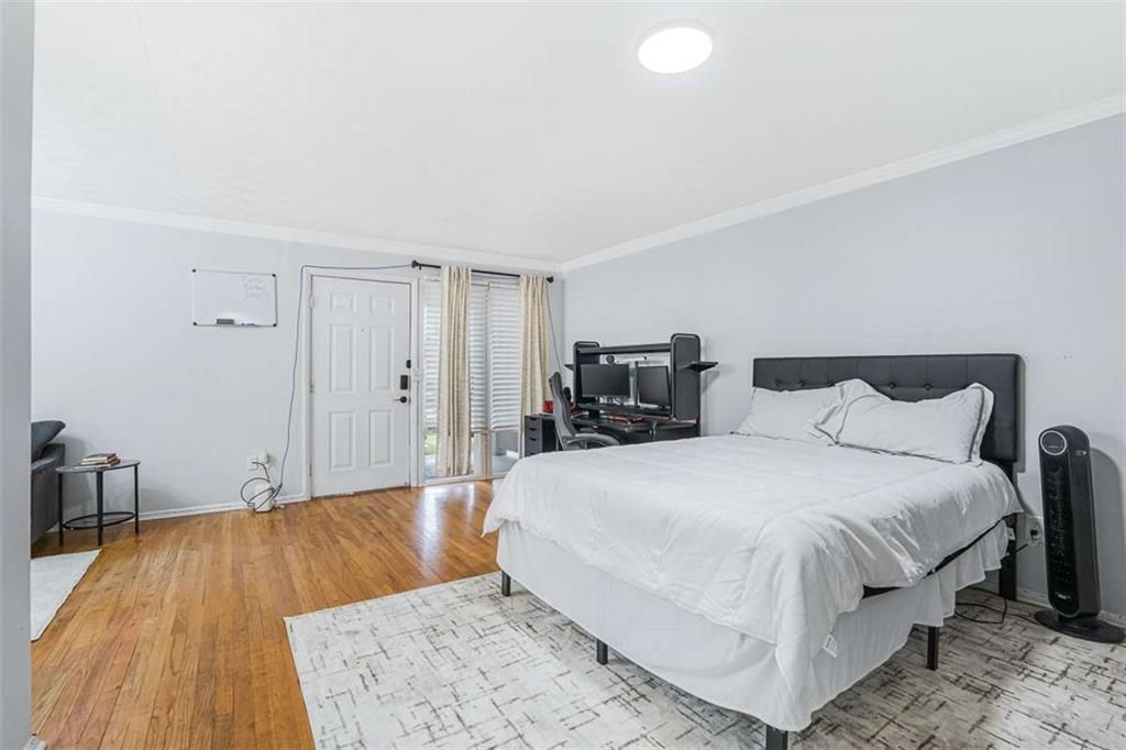 Image 16 of property listing at 1150 Collier Road 25D, Atlanta, GA 30318