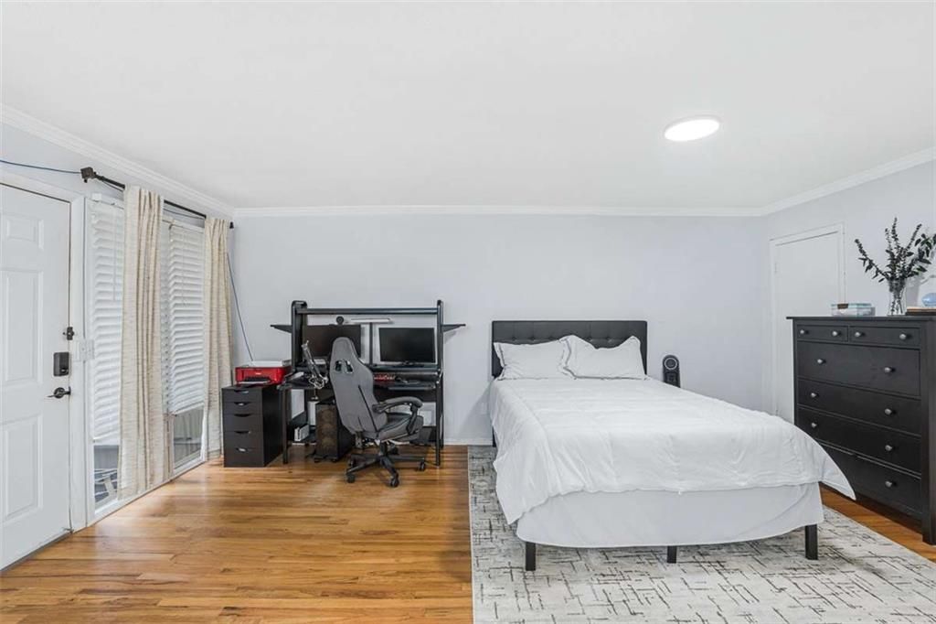 Image 6 of property listing at 1150 Collier Road 25D, Atlanta, GA 30318