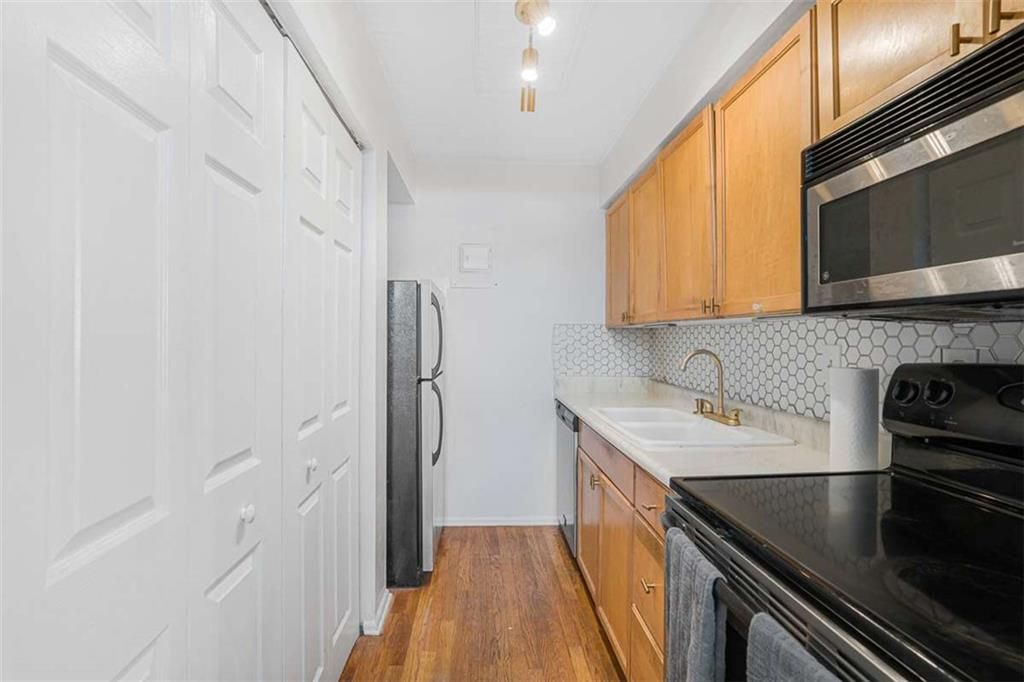 Image 7 of property listing at 1150 Collier Road 25D, Atlanta, GA 30318