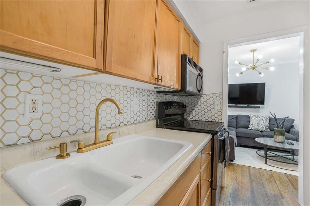 Image 9 of property listing at 1150 Collier Road 25D, Atlanta, GA 30318