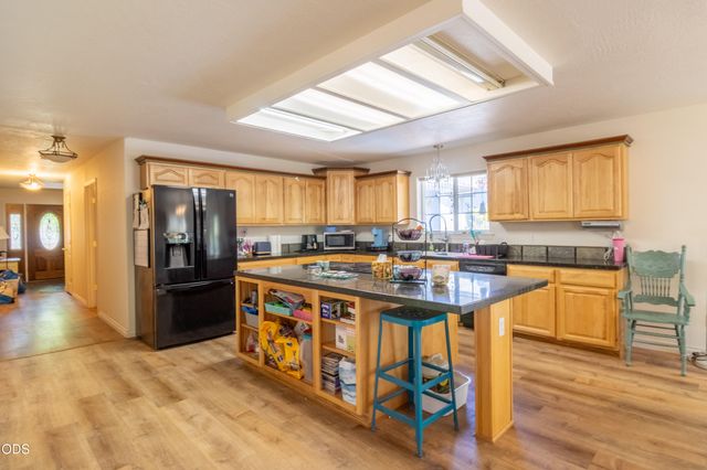 209 NW Stone Fly Court, Grants Pass, OR 97526