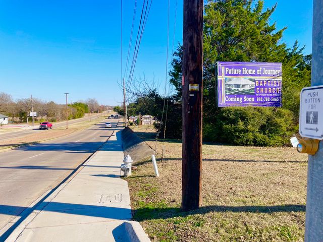 400 E Pleasant Run Road, Desoto, TX 75115
