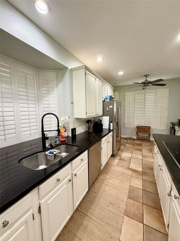2651 Hidden Ridge Drive, Arlington, TX 76006