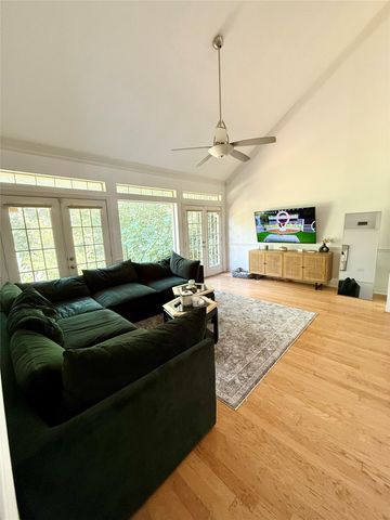 2651 Hidden Ridge Drive, Arlington, TX 76006