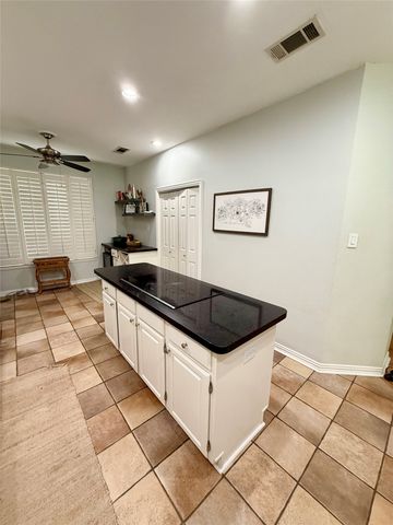 2651 Hidden Ridge Drive, Arlington, TX 76006