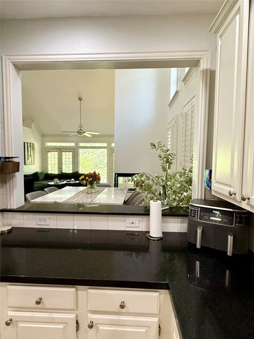 2651 Hidden Ridge Drive, Arlington, TX 76006