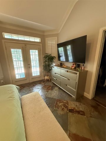 2651 Hidden Ridge Drive, Arlington, TX 76006